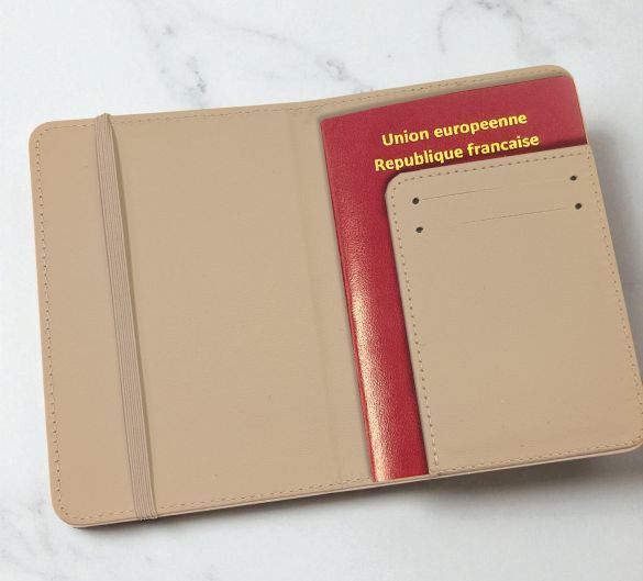 Protège passeport personnalisable World