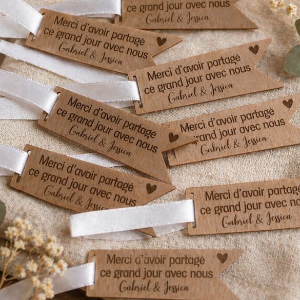 Étiquette mariage ou baptême en papier bois personnalisée