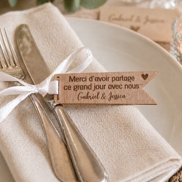 Étiquette mariage ou baptême en papier bois personnalisée