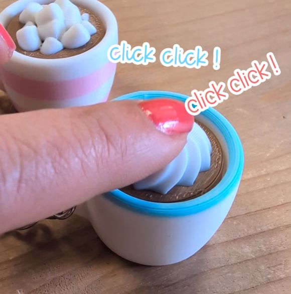 Port clés anti stress pour personnes ayant reçu trop de mugs en cadeaux