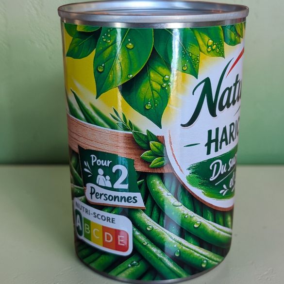 Boîte surprise de conserve de haricots verts avec chocolats de Pâques