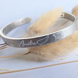 Bracelet gravé et personnalisé prénoms et ailes